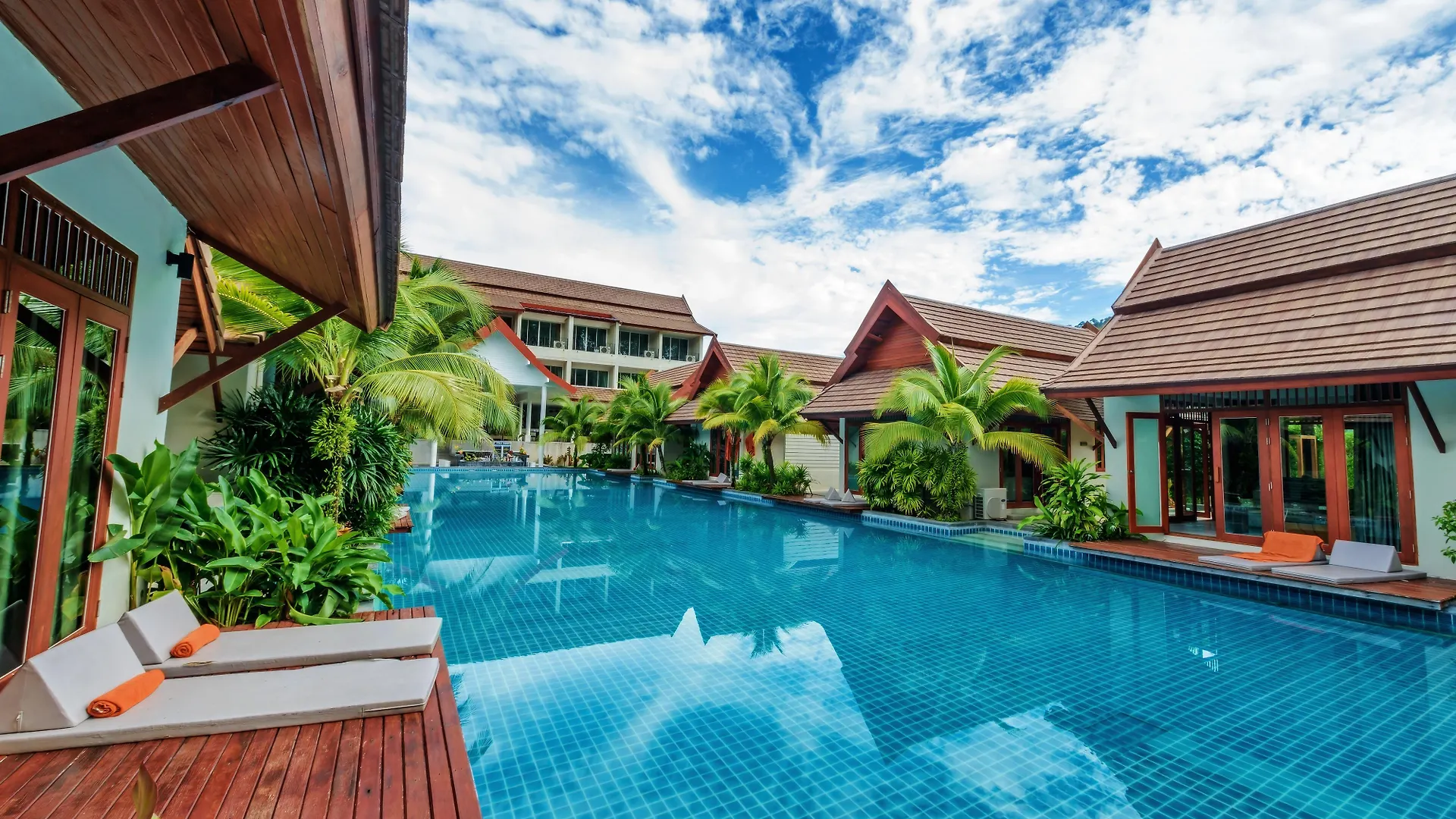 Nai Yang Beach L'Esprit De Naiyang Beach Resort - Sha Extra Plus